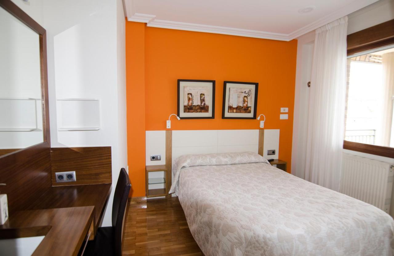 B&B Zaldu Estella Exteriör bild